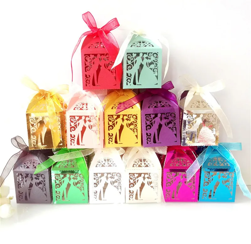 Holle Cut Bruid Bruidegom Candy Dozen Hollow Bruiloft Chocolade Candy Box met Lint Bruiloft Feest Gunsten Geschenkdozen