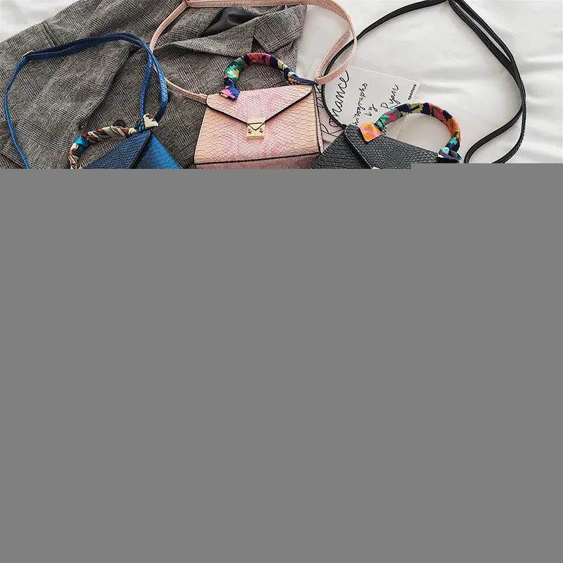 Modello Designer-Snake 2019 nuova moda autunno e inverno Europa e Stati Uniti borsa portatile da donna con sciarpa di seta inclinata piccola borsa quadrata
