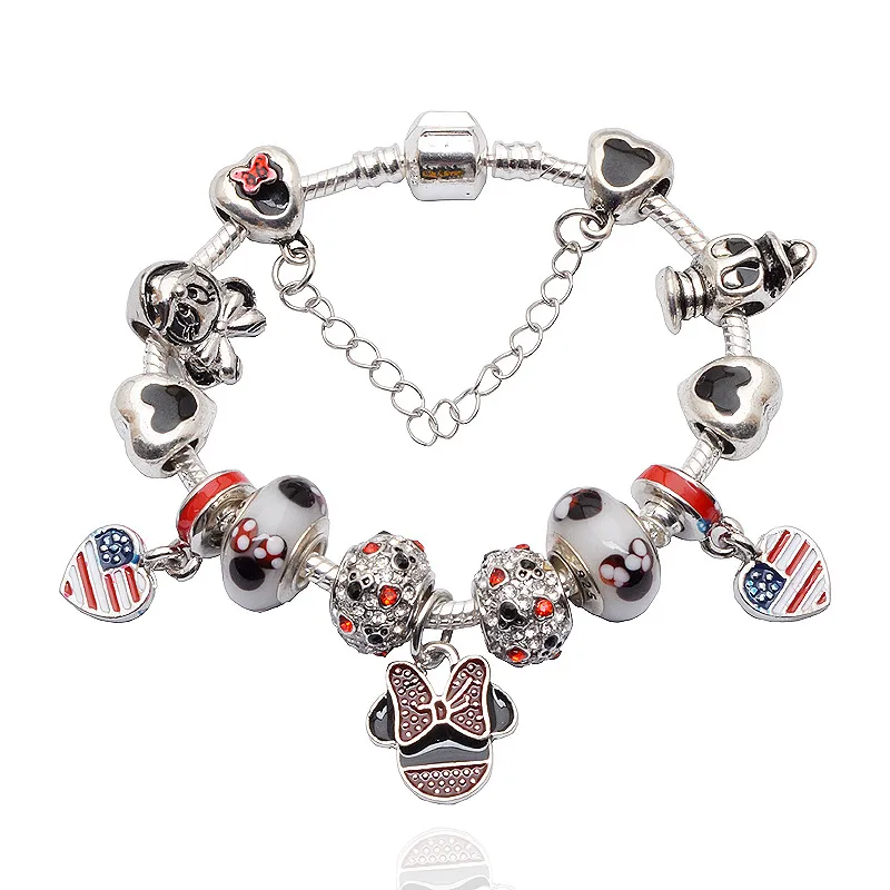 Mode Luxury Designer Bow Cartoon DIY Diamond Crystal European Beads Charms Armband för Kvinna Tjejer Julklapp