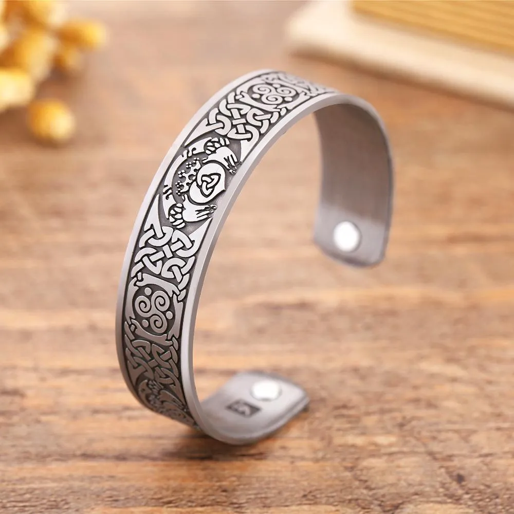 Fishhook Drop Irish Claddagh Crown Heart in Hands Knot Magnetic Cuff Bracelet Men s Triskele Bangle Jewelry2732