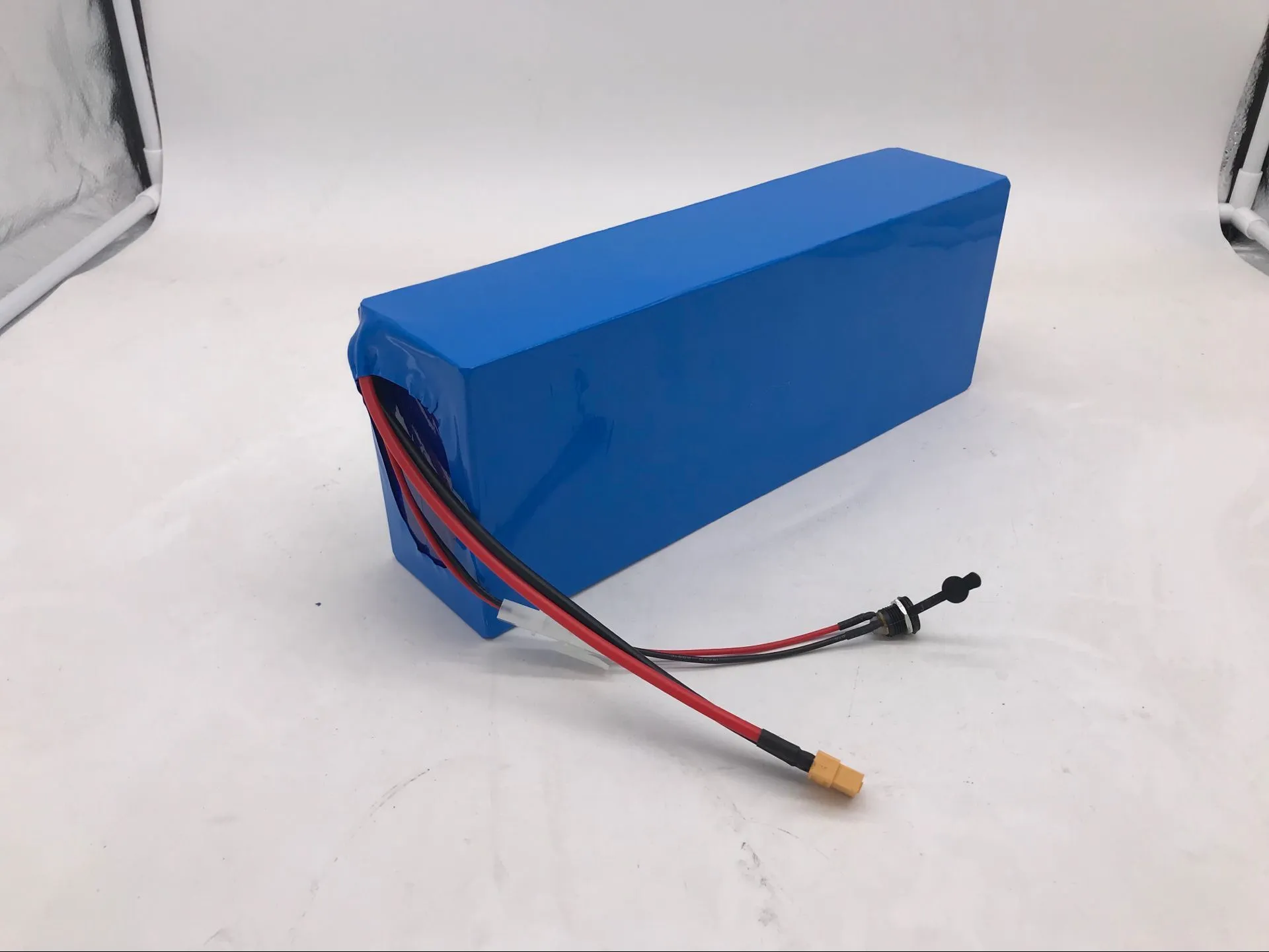 PCV-zaak 72v 12Ah lithium ion batterij 20S4P P anasonic NCR18650PF ingebouwde 30A BMS voor elektrische fiets scooter 72v 2000w