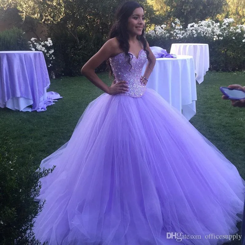 Yeni Mütevazı Sparkly Lavender Balo Quinceanera Elbiseler Masquerade Sevgiliye Açık Geri Bling Kristal Prenses Pageant Elbiseler için Tatlı 16