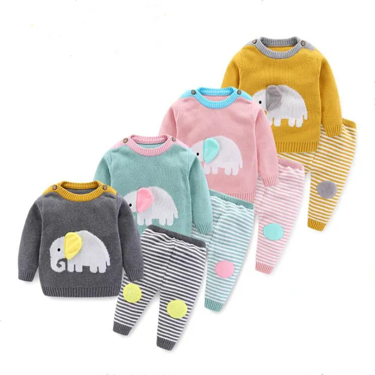 Kids Designer Kläder Baby Stickad Sweaterdräkt Nyfödda Vårtröjor Byxor Outfits Utomhus Animal Print Striped Stickad Kläder Set C7188