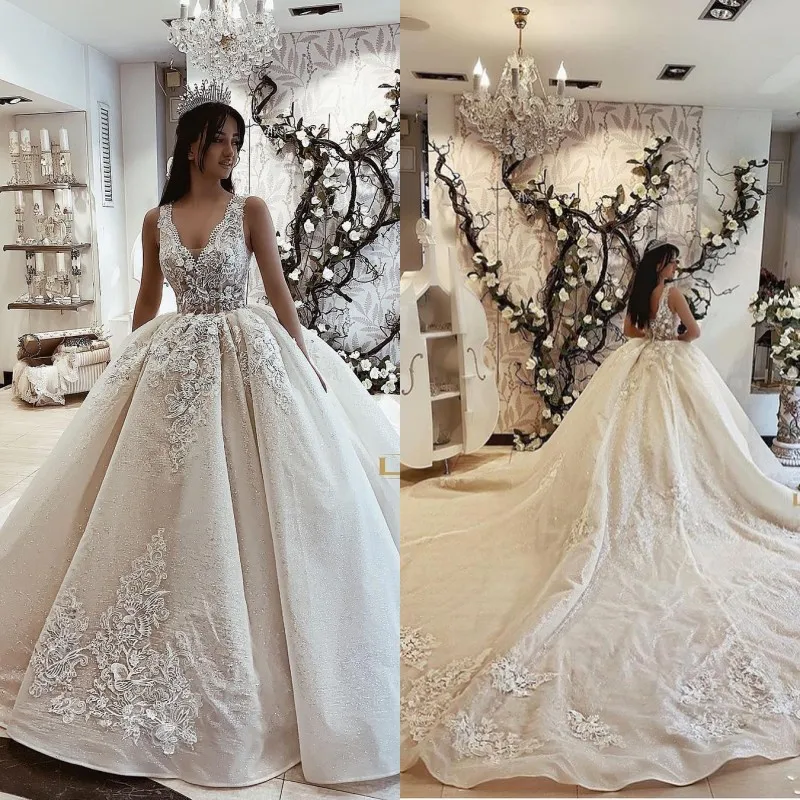 2019 Vestidos Do Vintage Vestidos De Casamento Vestido De Bola V Pescoço Appliques Princesa Vestidos Bridais Capela Plus Size Vestidos de Novia