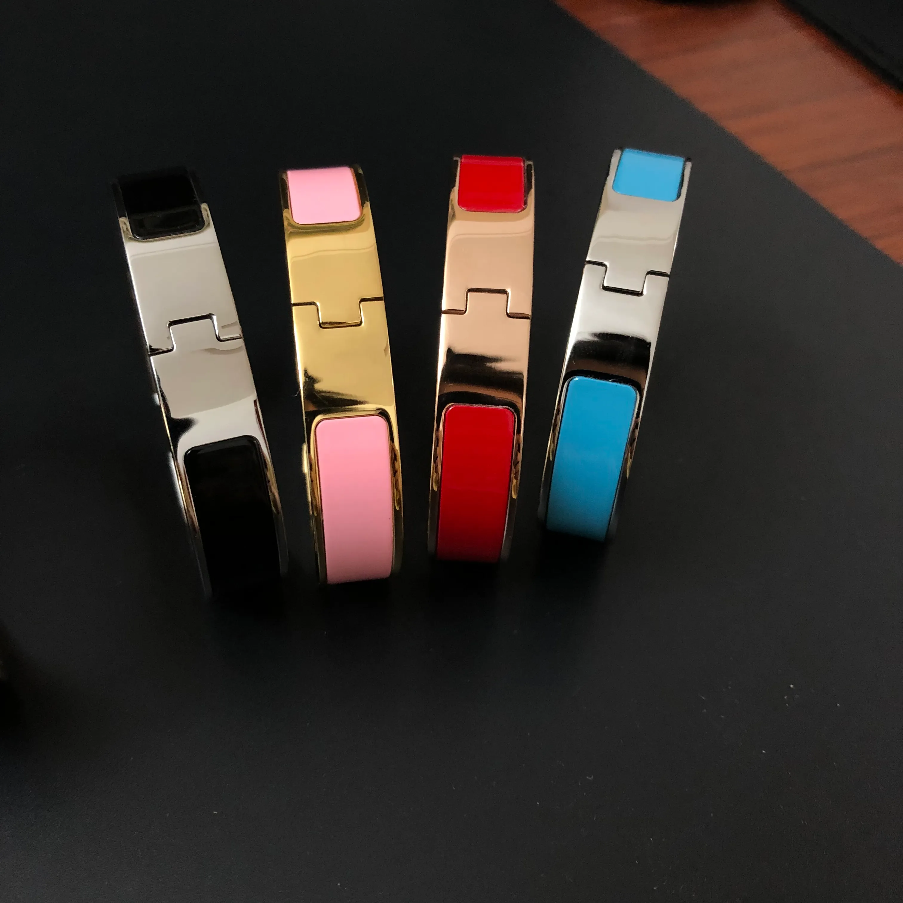 Hoge kwaliteit designer design Bangle roestvrij staal gouden gesp armband mode-sieraden mannen en vrouwen bracelets3447