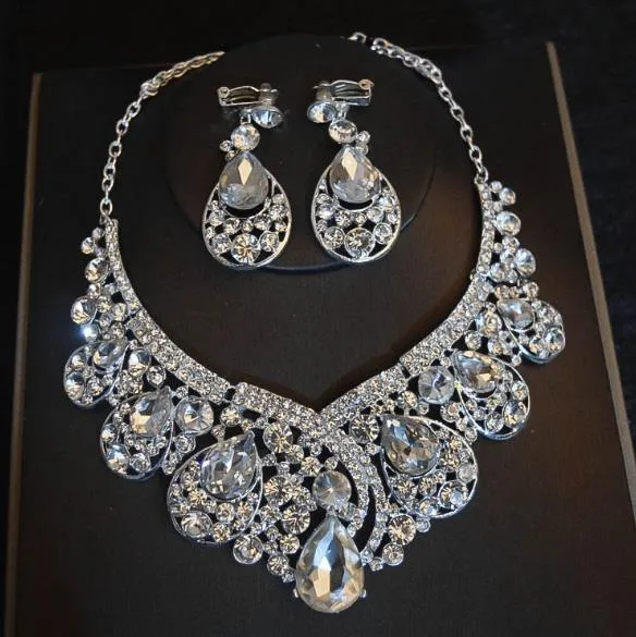 Luxe Beaded Rhinestone Bridal Tiara Ketting Oorbellen Sieraden 2 Sets Glanzende Kristallen Bruiloft Accessoires voor Wedding Avond Party