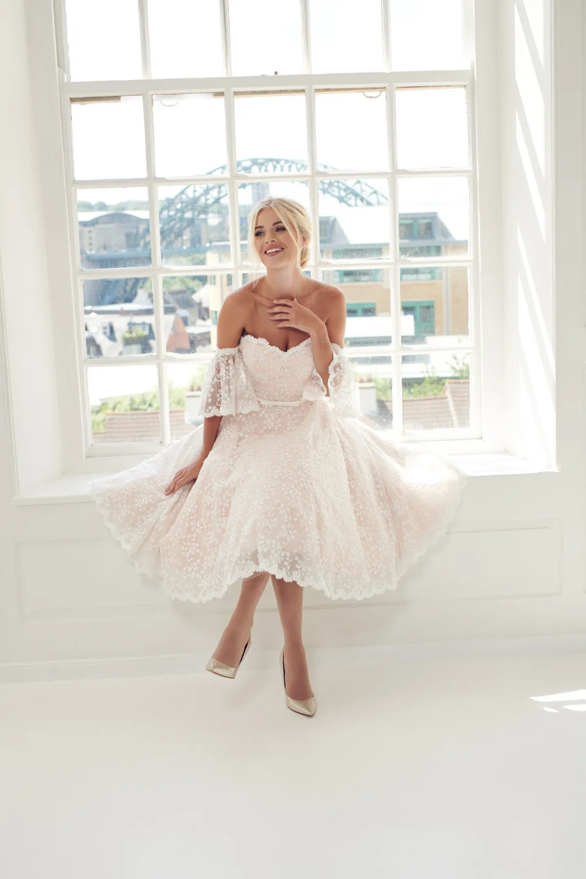 Elegant Modest Wedding Gown - Off Shoulder Knee Length Bridal Dress, Tulle  Lace Applique, Ball Gown Style, Short Sleeve Wedding Dresses from Dhgate  Ball Gown Wedding Dresses - price 135.07