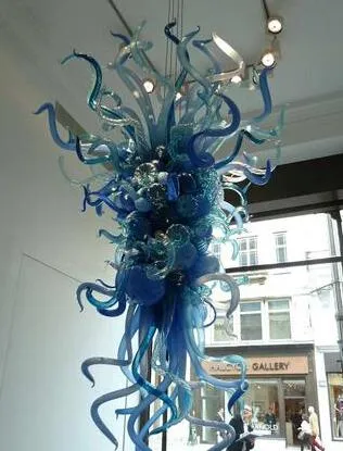 Diseño creativo del arte de la flor Araña de cristal soplado a mano Iluminación Vestíbulo Entrada Estilo europeo Araña decorativa bonita con bombillas LED