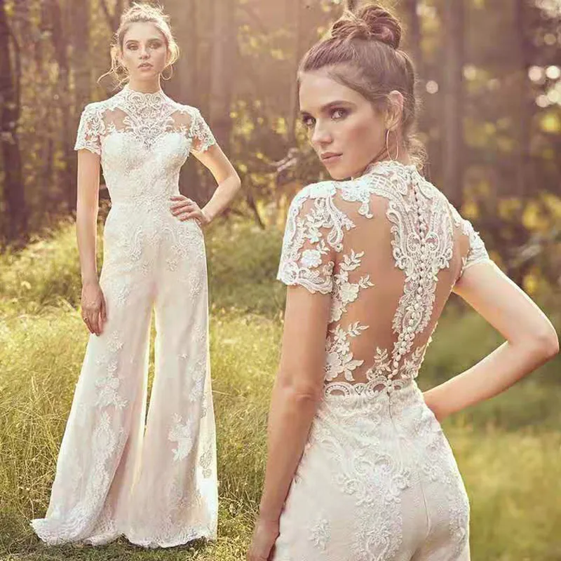 Modest Kombinezon Czeski Suknie Ślubne Wysokiej Neck Krótki Rękaw Koronki Aplikacje Zakryty Przycisk Back Country Wedding Suknie Spodnie Sukienka Bridal