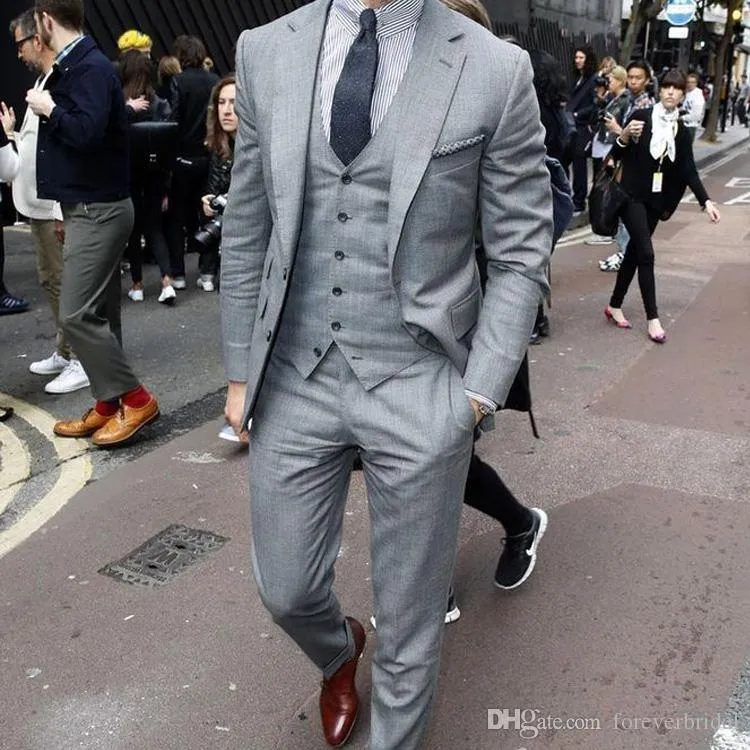 Light Grey Groom Tuxedos Notch Lapel Groomsman Wedding Tuxedos Fashion Men Prom Party Jacket Blazer 3Piece Suit(Jacket+Pants+Tie+Vest) 661