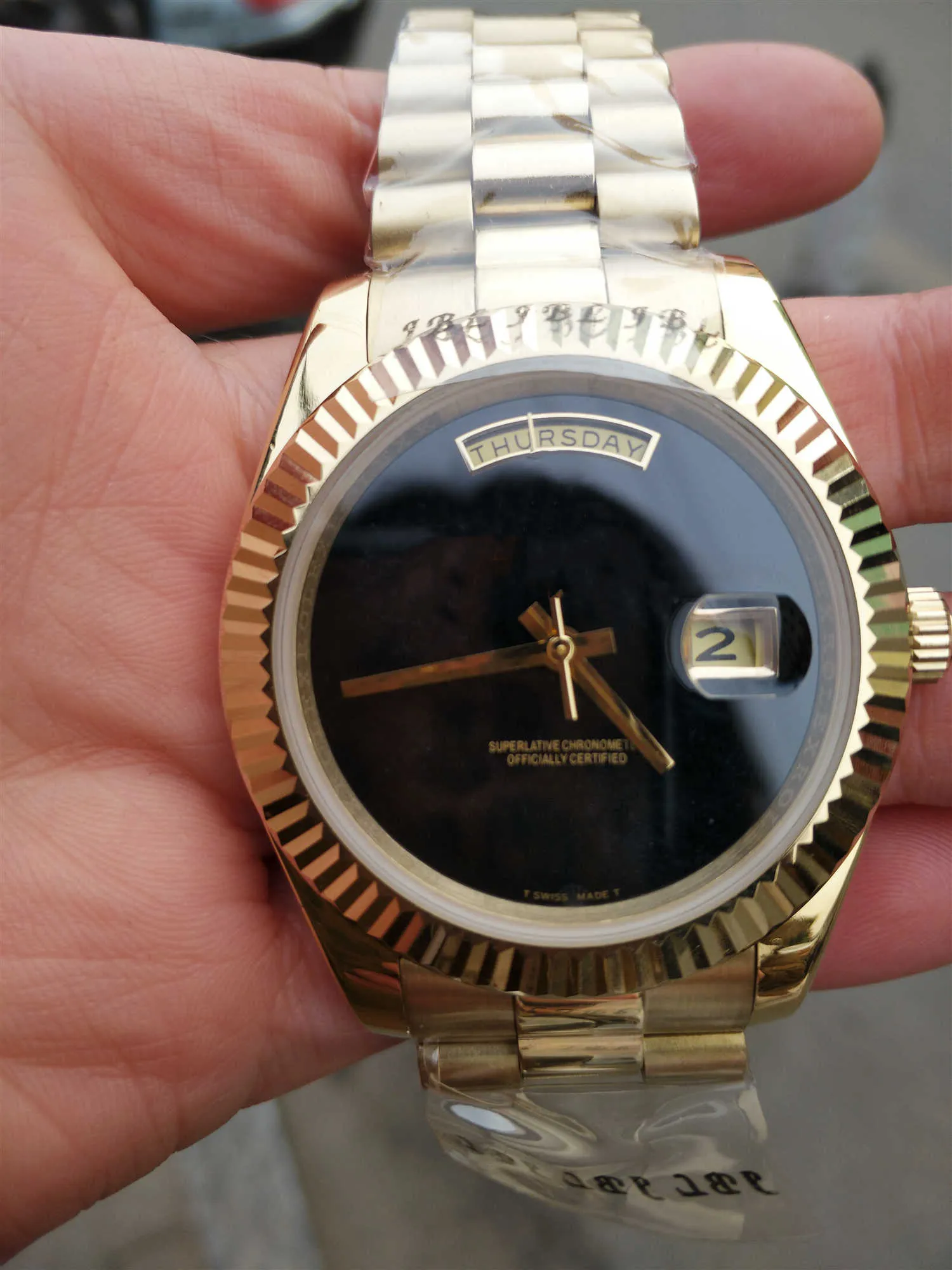 ファッションデザイナー40mmデート男性のためのブラックフェイス高品質のメンズ腕時計ゴールドステンレススチールオートマチックメカニカルメンズウォッチ