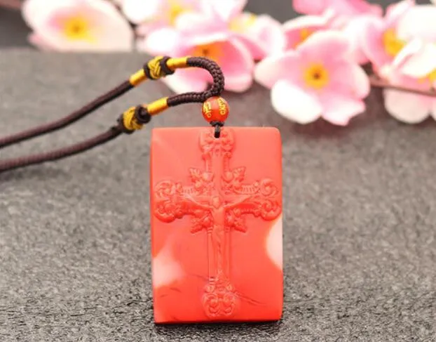 Naturlig röd vit hetian jade sten kors hängande halsband kinesisk jadeit smycken charm snidad jesus amulet gåvor för kvinnor män