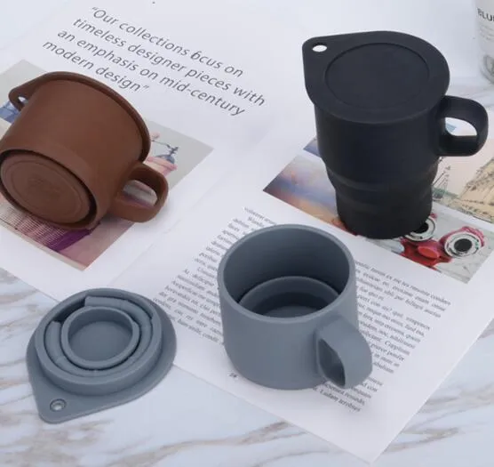 Tazze da caffè riutilizzabili pieghevoli in silicone da 10 once Tazza da acqua pieghevole con coperchio Bicchiere da campeggio pieghevole riutilizzabile portatile Tazza espandibile GGA3420