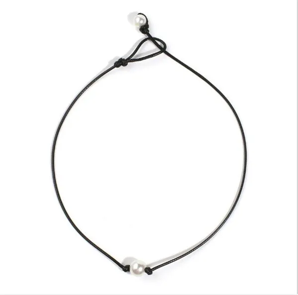 Vsco girl sales pearl necklace
