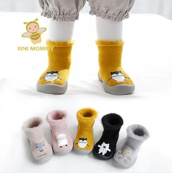 Eerste wandelaars meisjes peuter schoenen eerste stap baby jongens walker thuis slippers winter warme sok schoen met rubberen zolen zachte booties