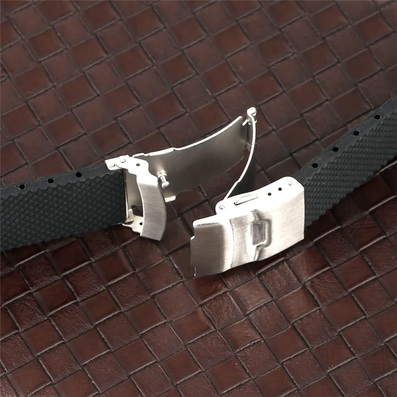 18202224mm BlackBlue cinturino in silicone impermeabile cinturino in gomma cinturino per subacqueo cinturino di ricambio barre a molla estremità diritta3328873278s