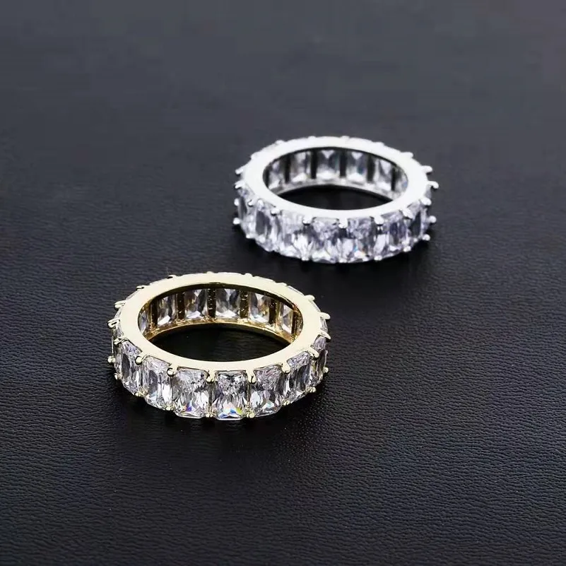 Partihandel - Kvinnor Lyxig designer Bling Diamond Ring Hip Hop Guld Silver Koppar Zircon Side Stones Ring Par Smycken Storlek 6-11