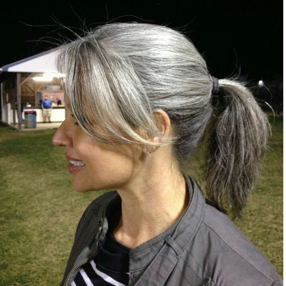Schickes einteiliges Pferdeschwanz-Haarteil, 1 Stück, Clip in geraden, gewellten Pferdeschwanz-Haarverlängerungen für Frauen, 35,6 cm (Silbergrau)