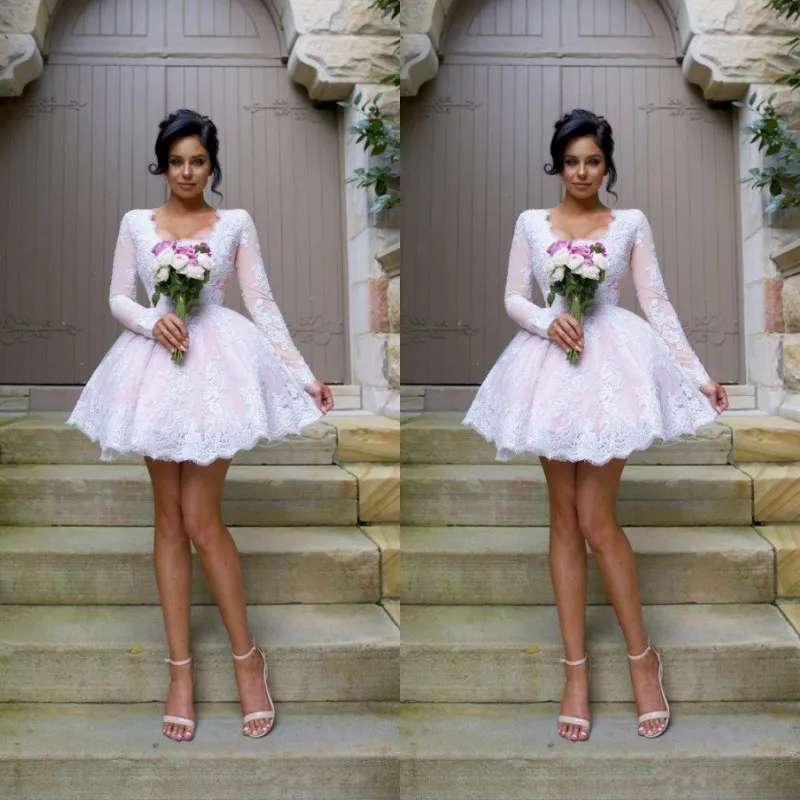 Sexy 2019 kurze Brautkleider mit transparenten langen Ärmeln, A-Linie, applizierte weiße Spitze, rosa darunter Country Beach Bridal Brautkleider