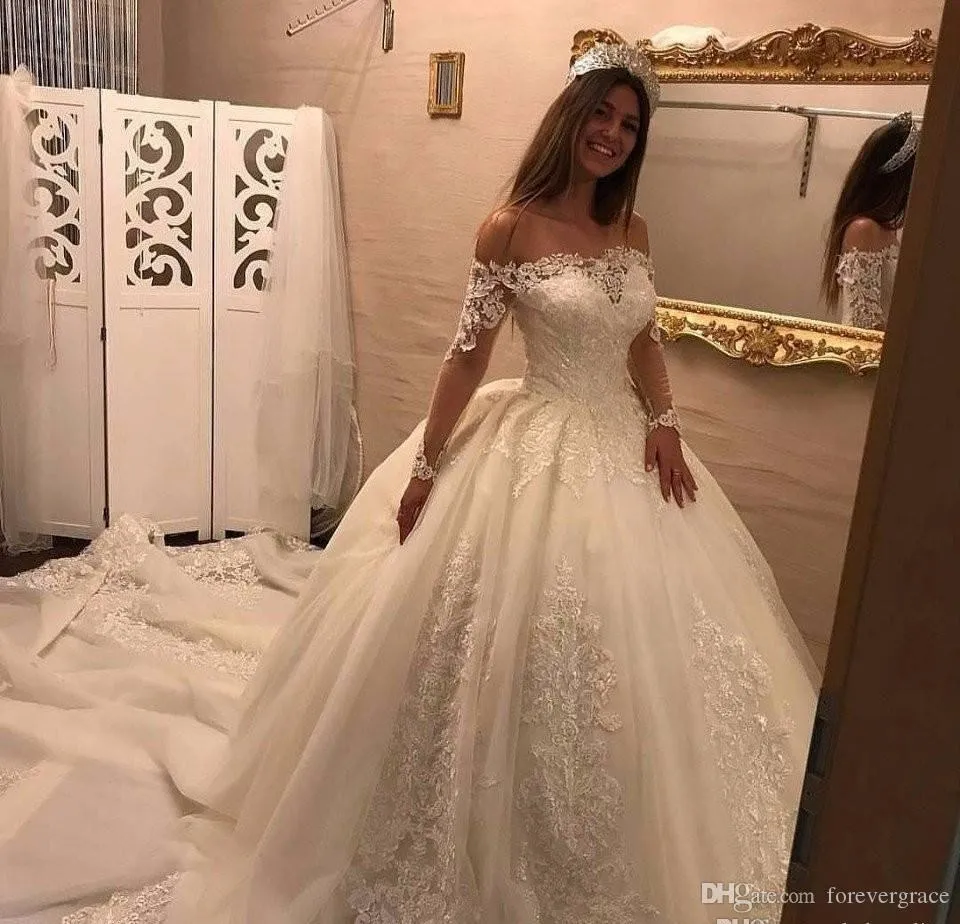 2019 Do Vintage árabe Dubai Mangas Compridas Vestido de Noiva Princesa Fora Do Ombro Rendas Applique Vestido De Noiva Plus Size Custom Made