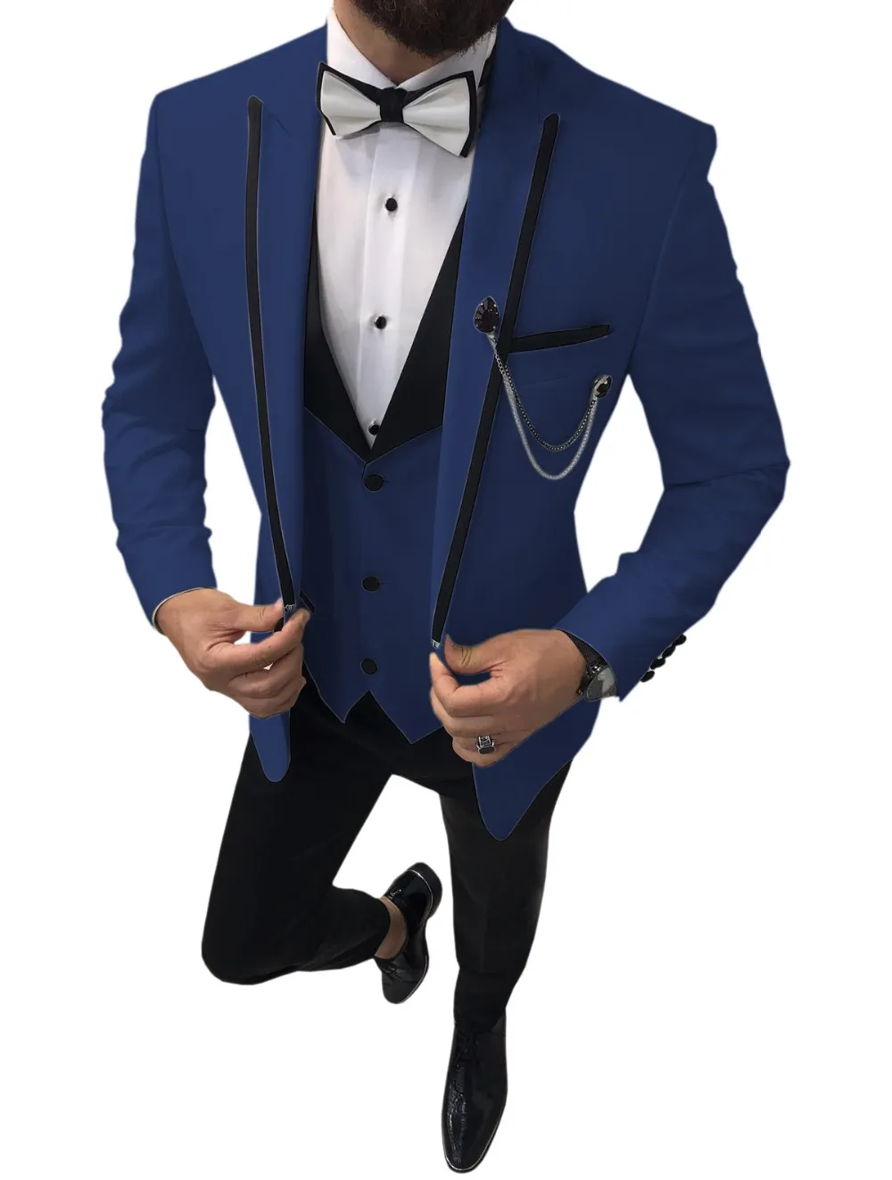 Ny Blå Vit Bröllop Tuxedos Handsome Tre Piece One Button Satin Mens Prom Party Wear Suits 2020 Country Style Groom Wedding Tuxedos