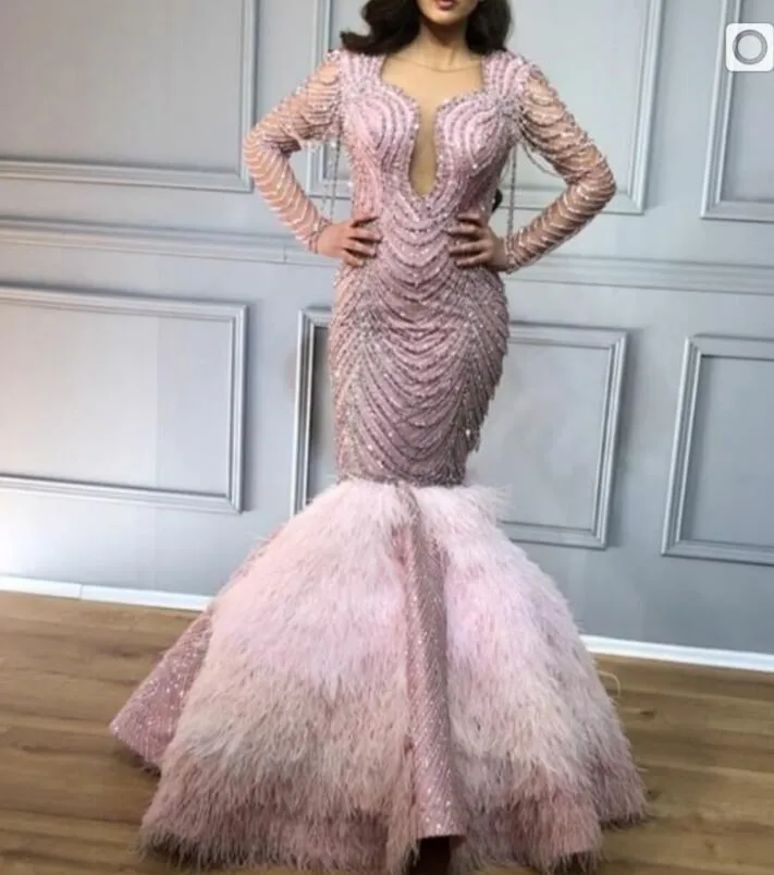 Aftonklänning 2020 Ny Ziadnakad Yousef Aljasmi V-Neck Mermaid Pink Feather Pearls Långärmad Zuhair Murad 2018 Kim Kardashian Kylie Jenner