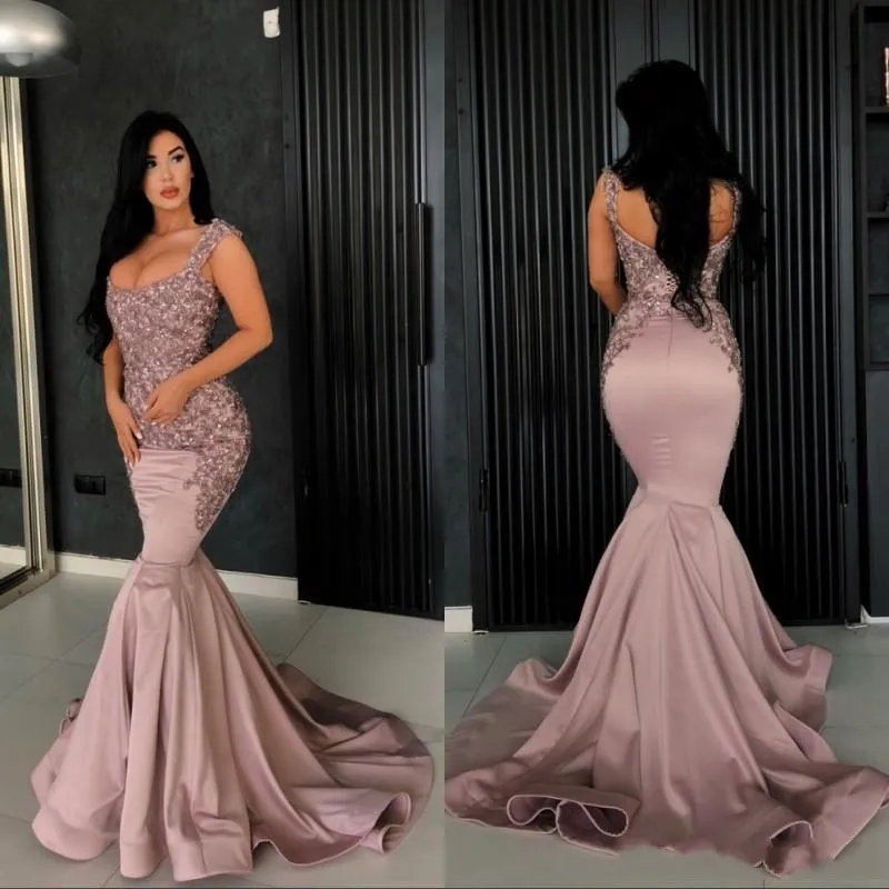 2019 New Arrival Mermaid Prom Dresses Scoop Neck Lace Aplikacje Zroszony Kryształ Bez Rękawów Gorset Powrót Plus Size Party Party Workanty Suknie