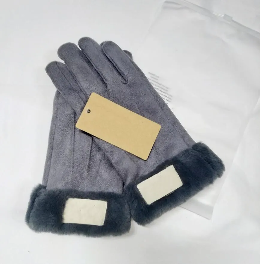 ファッション女性のブランド手袋冬と秋のカシミヤミトン手袋素敵なファーボール付きアウトドアスポーツ暖かい冬の手袋