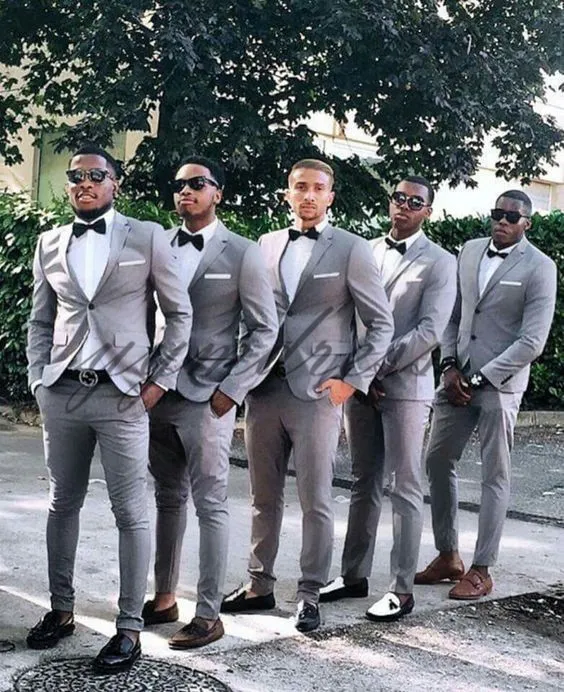 Gray Groomsmen Suits Two Button Slim Fit Mens Suit For Wedding Two Piece Wedding Tuxedos (Jacket+Pants+Bow)