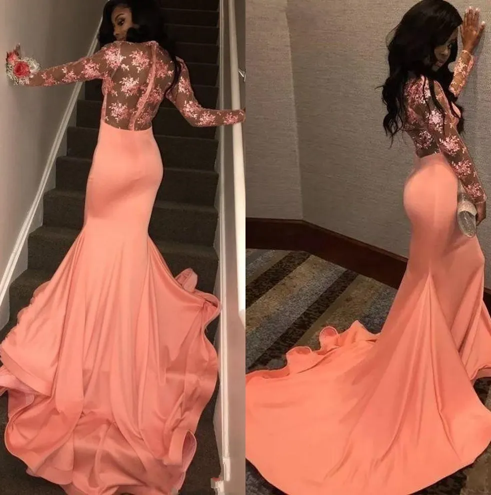 Czarne dziewczyny Długie rękawy Satin Mermaid Prom Dresses 2020 koral koronki Top Sweep Pociąg Formalne Party Suknie Wieczorowe Szaty De Soirée