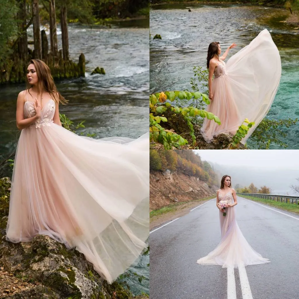 Abiti da spiaggia blush scollatura a cuore semplice abiti da sposa in pizzo spazzare treno abito da sposa senza maniche sexy