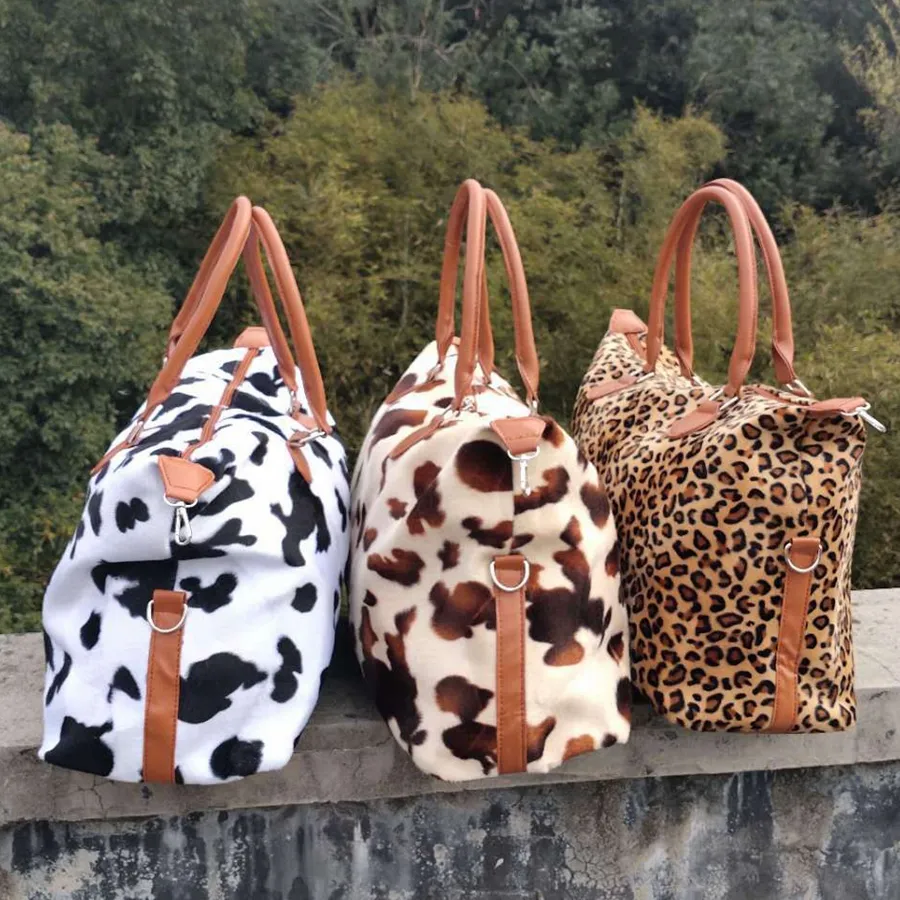 Leopard Cow Weekend Handtas Grote Capaciteit Travel Tote Handvat Sport Yoga Bakken Opslag Moederschap Tas Bont Weekendzakken 17 inch Rra3164