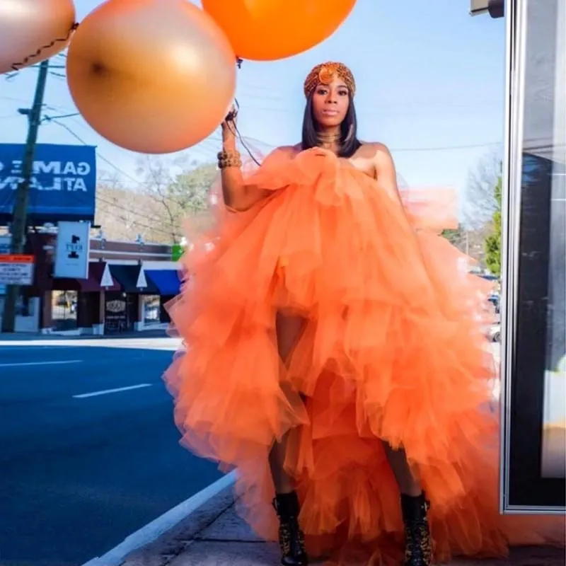 Robes de bal Tutu Robes de soirée africaine orange sans bretelles à plusieurs niveaux en tulle haut bas robe de bal pas cher adolescents robes de cocktail gonflées, plus la taille