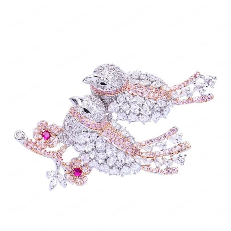 キュービックジルコンの鳥のコサージュジュエリーの女性2020新しいファッションの結婚式のブローチピン金メッキブランドデザイナースカーフバックル