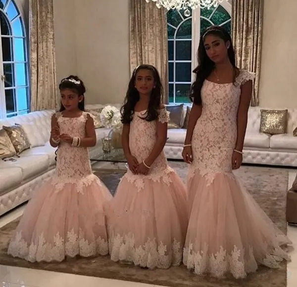 2019 robe de mariée sexy sirène pour fille col bateau manches coiffées queue de poisson blush rose dentelle et tulle petites filles robes de mariée sirène