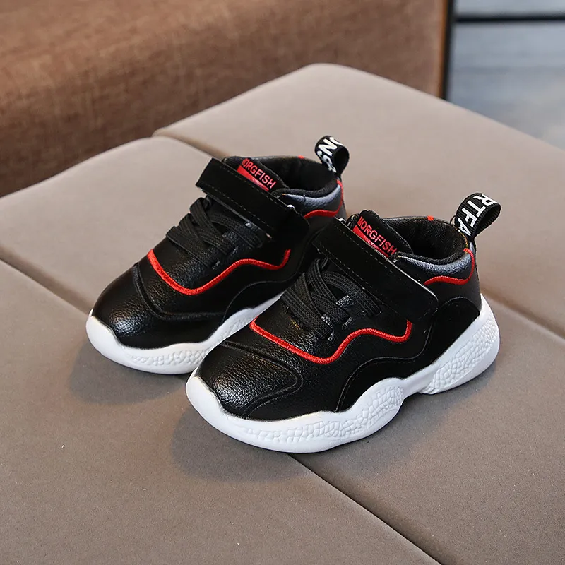 Nieuwe Coole Sneakers Kinderen Massief Ademend Licht Baby Comfortabele Meisjes Jongens Schoenen 5 Sterren Cool Kids Schoenen Uitstekende baby Tennis