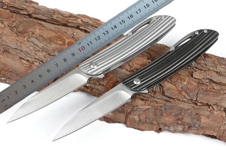 1 st Ny Design Flipper Folding Kniv D2 Satin Blade Stålhandtag Kullager Utomhus Camping EDC Pocket Presentknivar