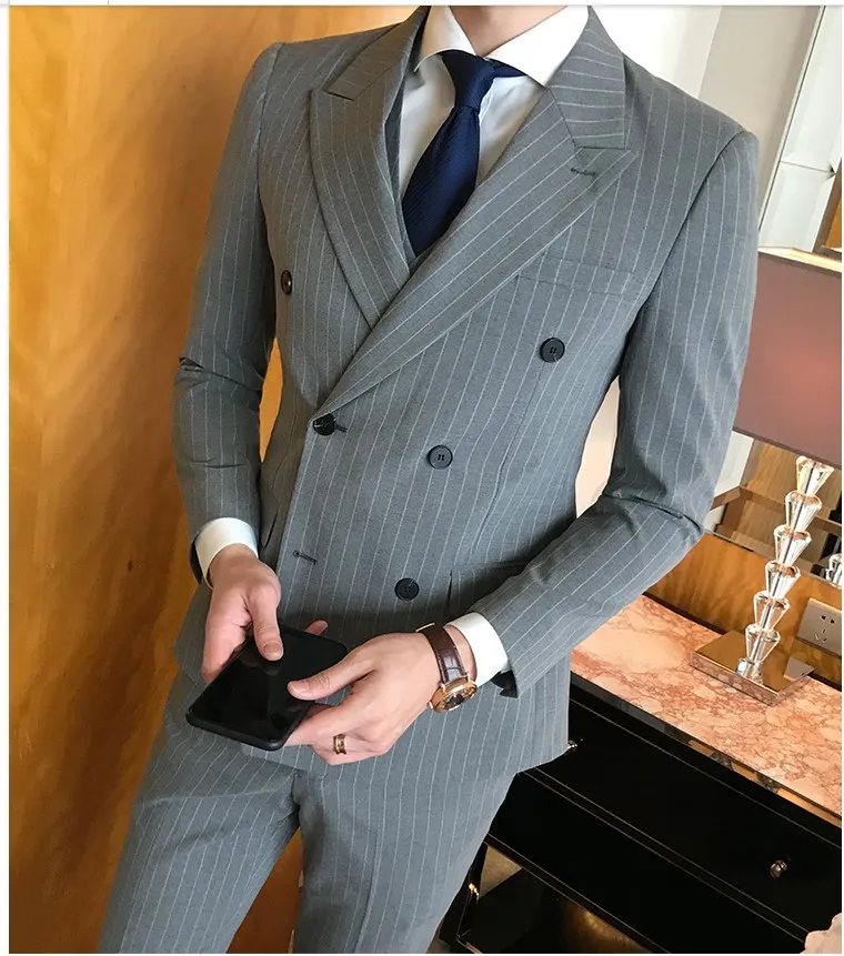 真新しいグレーストライプ新郎タキシードダブルブレスト花婿の付添人