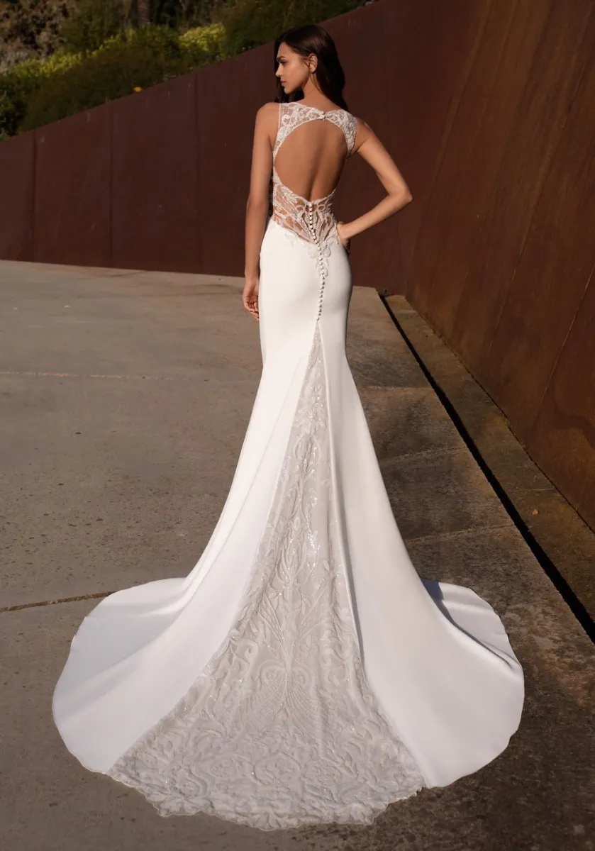 Lace Sequined Backless Mermaid Wedding Dress with Plunging V-Neck and Keyhole Back for Beach Weddings - Glamorous and Illusion-Encrusted Robe de Marie