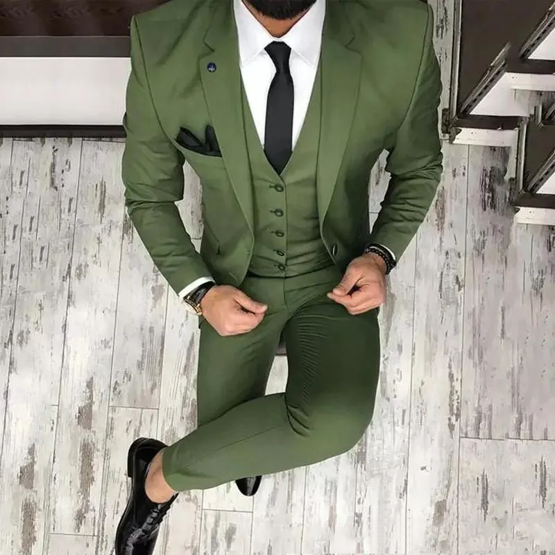 Abiti da uomo verde oliva per smoking da sposo da sposo Risvolto con risvolto Blazer formale slim fit Best Man Prom 3Piece Jacket Pants Vest Man Tailor-Made