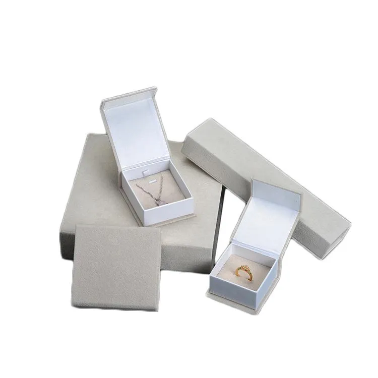 Velours Emballage Carton Coffret Cadeau Couleur Crème Bijoux Bracelet Bracelet Boucle D'oreille Pendentif Anneau Emballage Papier Cas Nouvelle Idée D'emballage