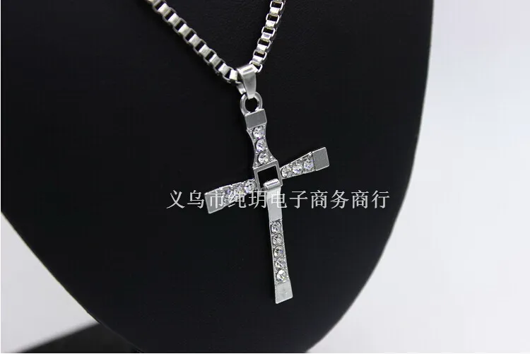 Fast and Furious Cross Necklaces&Pendants Movie Jewelry Classic Rhinestone Pendant Sliver Cross Necklaces Pendants For Men300f