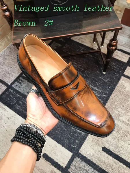 Jurk schoenen mannen bruiloft of feest lederen schoen luxe koe lederen wiggen ideale zakelijke schoenen slip-on schoenen