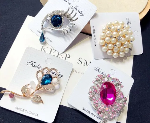10pcs / lot Mix Style Colors Fashion Crystal Jewelry Brooches Pins per regalo artigianale PR07