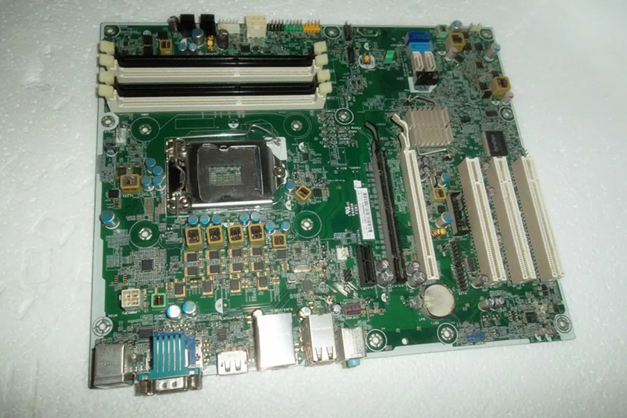 611835-001 dla HP Compaq 8200 elitarna płyta główna 611796-003 611797-002 LGA1155 Tablica główna 100%przetestowana w pełni praca