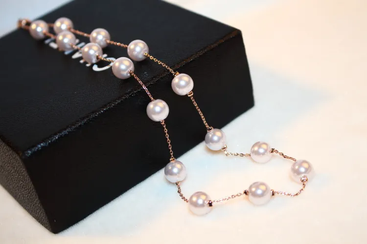 Hurtownia Koreański Styl Mody Projektant Lady Krótka kobieta Klasyczna Elegancka Pearl Oświadczenie Naszyjnik Choker