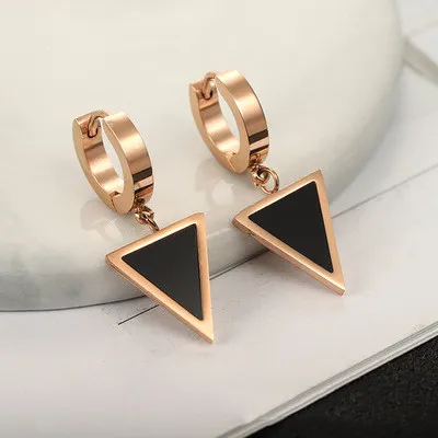 Boucles d'oreilles Triangle noir en acrylique, pendentif rond en forme de gâteau, anneau ajouré, boucles d'oreilles carrées exagérées, Double trèfle