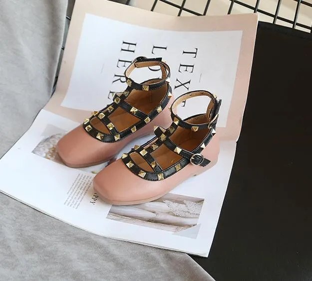 Filles chaussures 2020 printemps nouvelle mode enfant en bas âge enfants chaussures enfants princesse rivet bout carré chaussures romaines