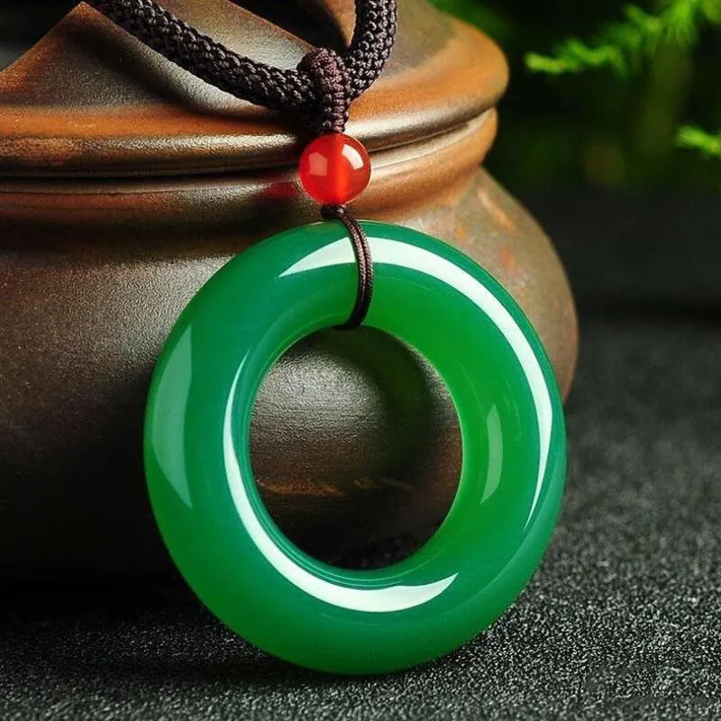 Fine Jewelry Natural Green Jade Medullary Round Pendant Lucky Blessing Necklace Women Men Gifts Hot 2019 Jade statue
