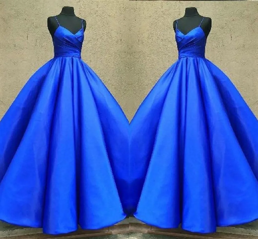 Kraliyet Mavi Saten Balo Gelinlik Pleats Dantelli Spagetti V Yaka Cupcake Parti Elbise Gelin Gelin Törenlerinde Kadın Vestidos De